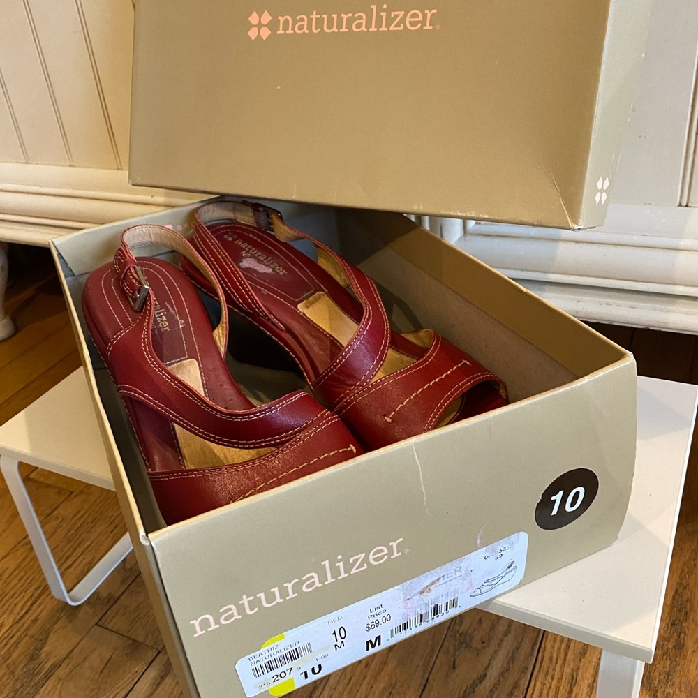NATURALIZER “Beatriz” WMNS SZ 10…RED Wedge Sandals